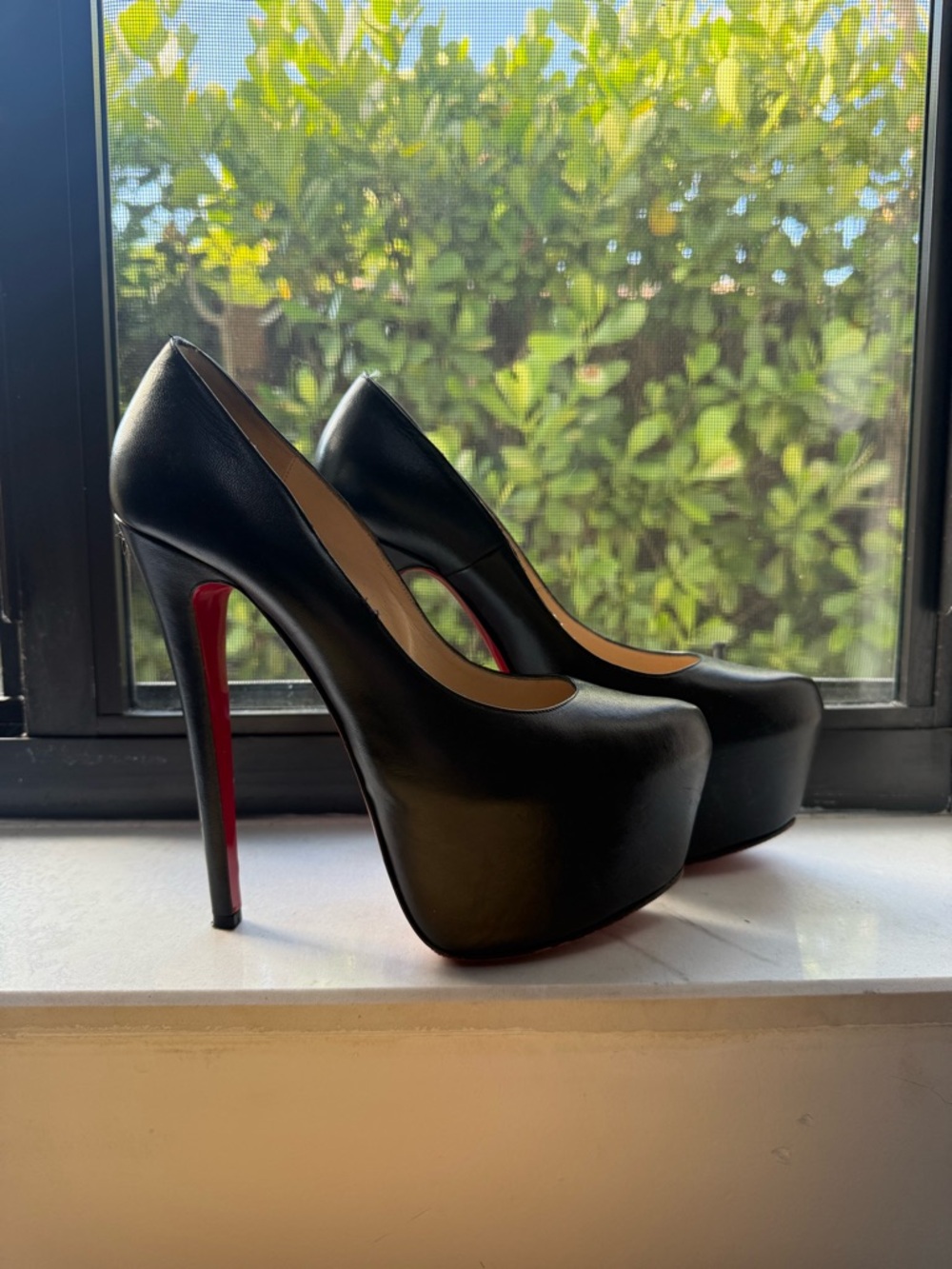 Christian Louboutin Daffodile pumps in black leather- black stiletto heels